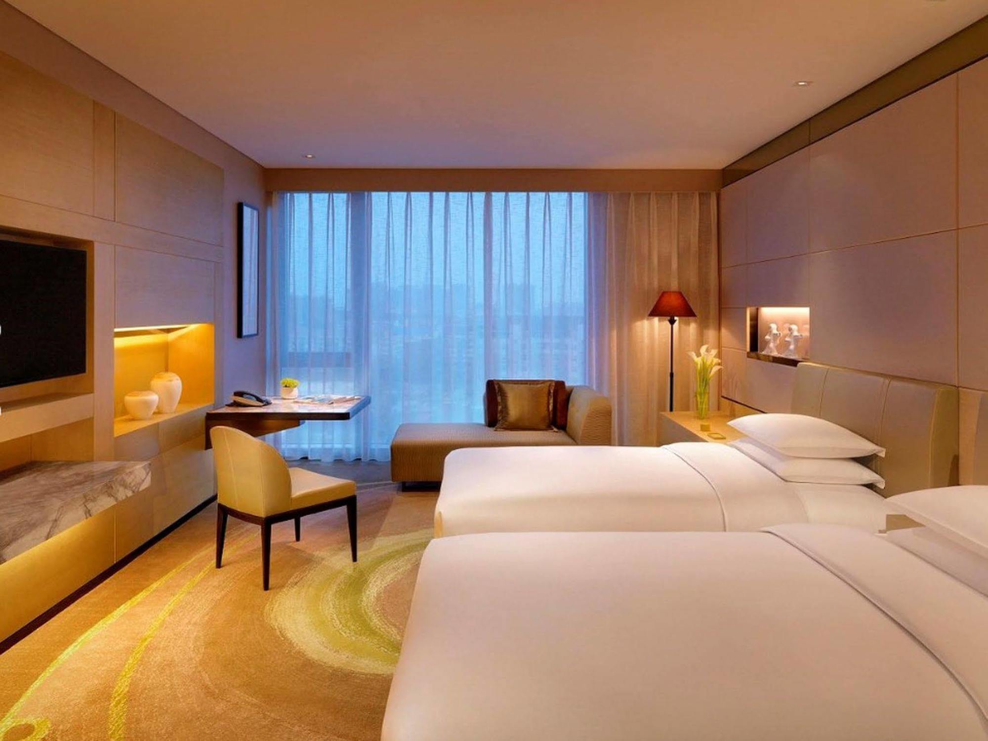 Hyatt Regency Tianjin East Hotel Exterior photo