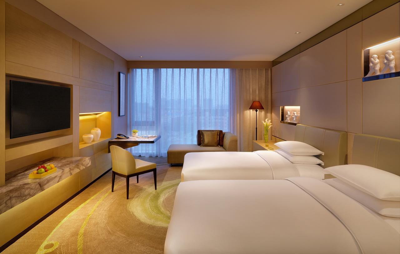 Hyatt Regency Tianjin East Hotel Exterior photo